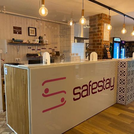 Safestay Bratislava Presidential Palace Екстер'єр фото