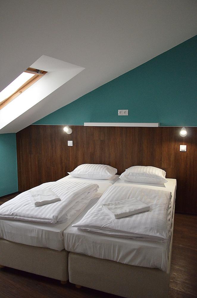 Safestay Bratislava Presidential Palace Екстер'єр фото